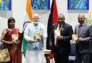 Remarkable Occurrence: Papua New guinea PM Pays homage by touching feet of indian prime minister modi