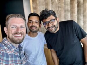 పాస్ అయింది పదే కానీ 26 ఏళ్లకే 416 కోట్ల డీల్ కొట్టిన భారతీయుడు