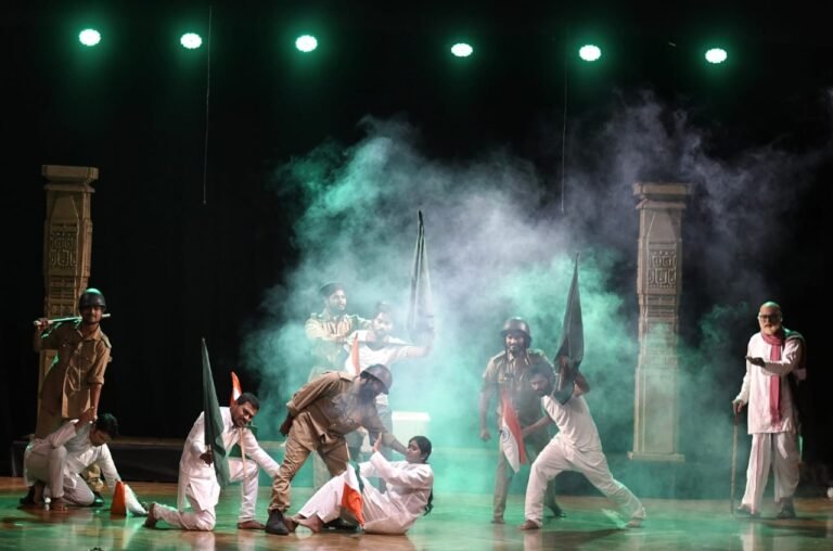 Grand Tribute to Prajakavi Kaloji with Bathukantha Deshanidi Play